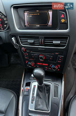 Позашляховик / Кросовер Audi Q5 2011 в 