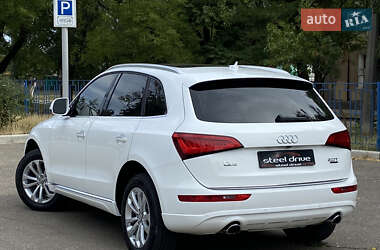 Позашляховик / Кросовер Audi Q5 2015 в 