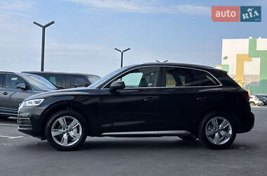 Внедорожник / Кроссовер Audi Q5 2017 в 