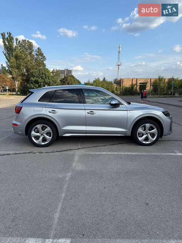Позашляховик / Кросовер Audi Q5 2022 в Запоріжжі