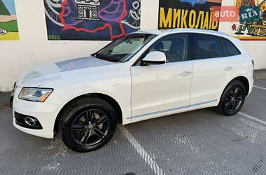 Позашляховик / Кросовер Audi Q5 2015 в 