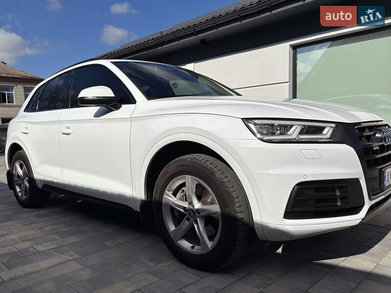 Внедорожник / Кроссовер Audi Q5 2017 в Валках