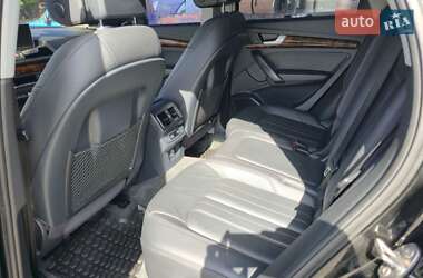 Внедорожник / Кроссовер Audi Q5 2018 в 