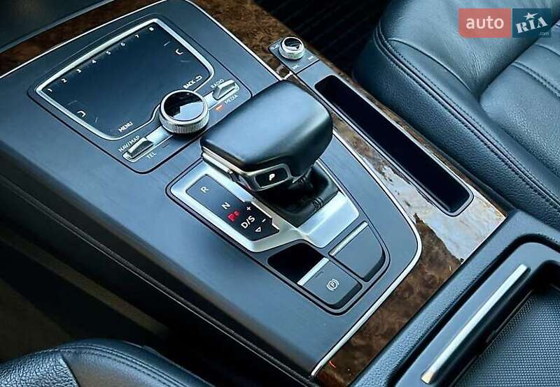 Позашляховик / Кросовер Audi Q5 2017 в Львові