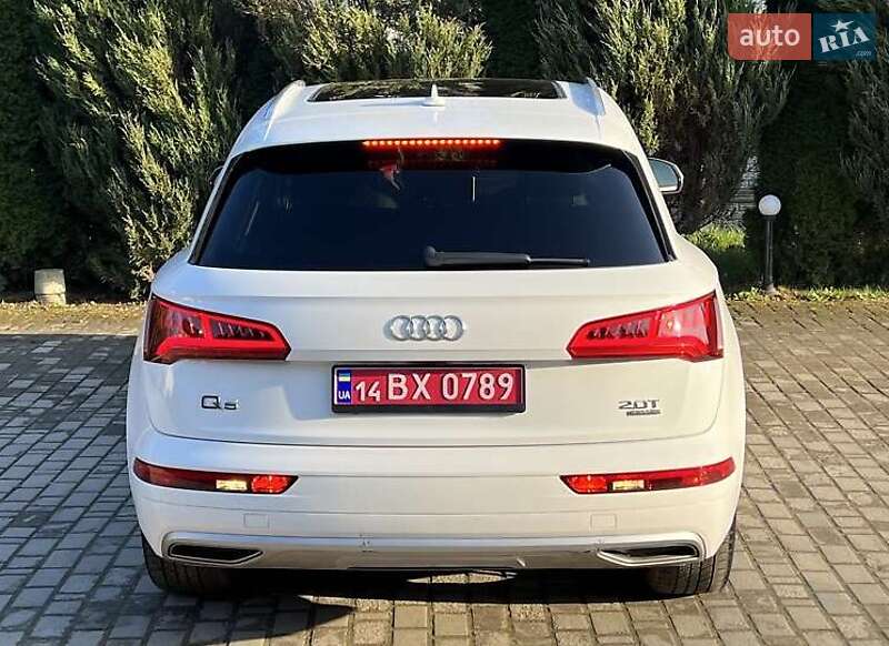 Позашляховик / Кросовер Audi Q5 2017 в Львові
