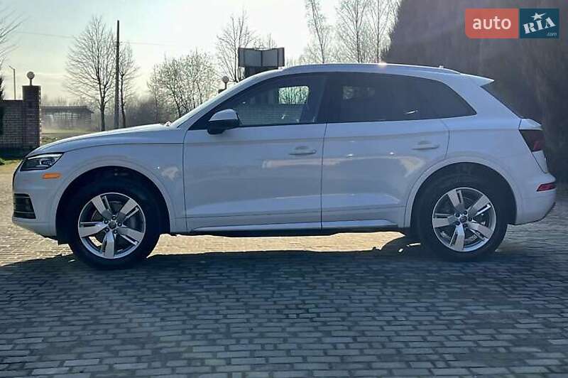 Позашляховик / Кросовер Audi Q5 2017 в Львові