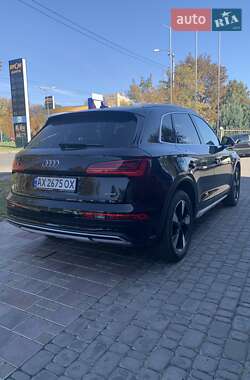 Позашляховик / Кросовер Audi Q5 2023 в 