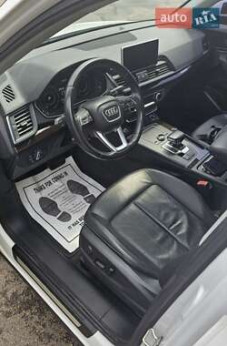 Внедорожник / Кроссовер Audi Q5 2018 в 
