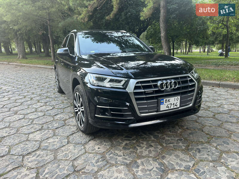 Внедорожник / Кроссовер Audi Q5 2017 в Ровно