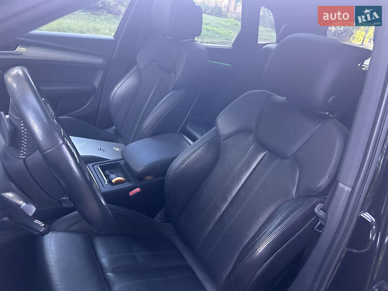 Внедорожник / Кроссовер Audi Q5 2017 в Ровно