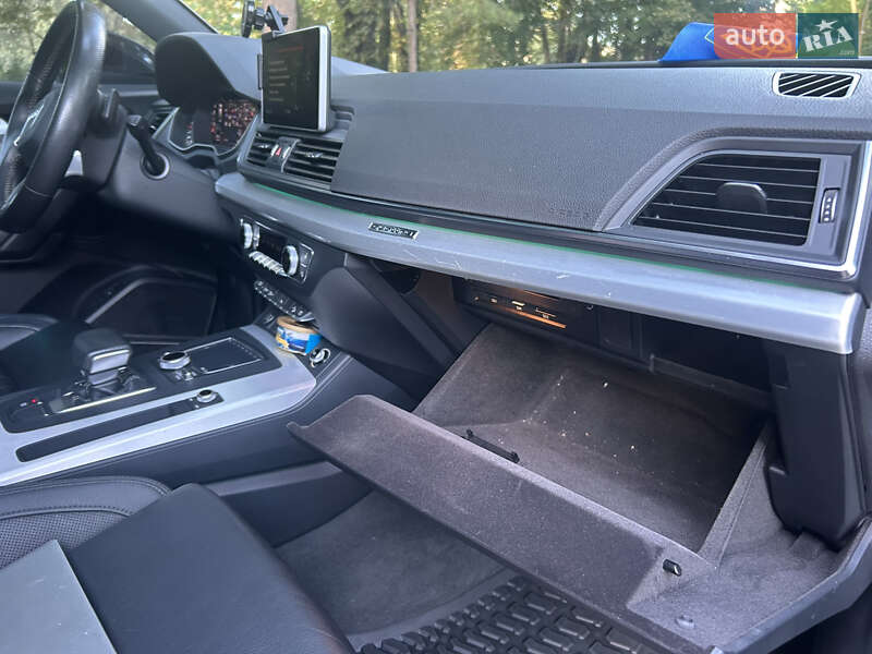 Внедорожник / Кроссовер Audi Q5 2017 в Ровно