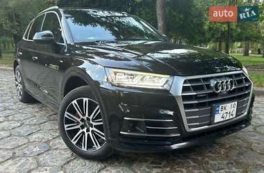 Внедорожник / Кроссовер Audi Q5 2017 в Ровно