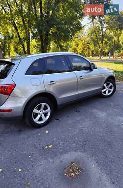 Позашляховик / Кросовер Audi Q5 2011 в 