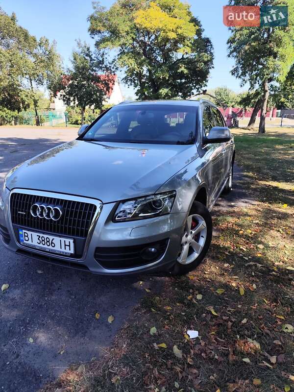 Позашляховик / Кросовер Audi Q5 2011 в 
