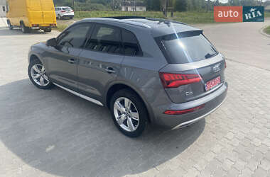 Внедорожник / Кроссовер Audi Q5 2018 в 