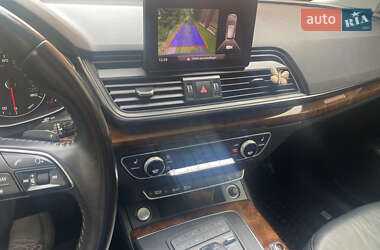 Внедорожник / Кроссовер Audi Q5 2018 в 