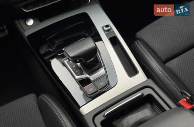 Внедорожник / Кроссовер Audi Q5 2021 в 