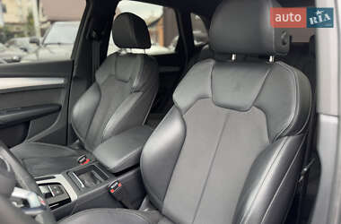 Внедорожник / Кроссовер Audi Q5 2021 в 