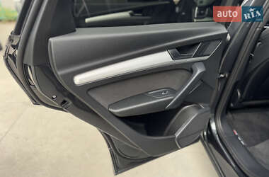 Внедорожник / Кроссовер Audi Q5 2021 в 
