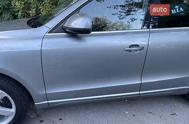Внедорожник / Кроссовер Audi Q5 2011 в 