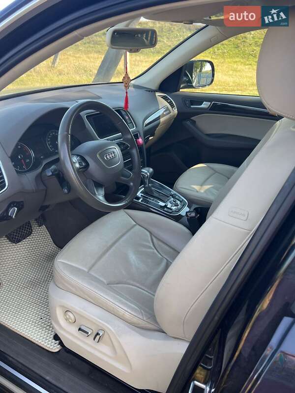 Внедорожник / Кроссовер Audi Q5 2012 в Дубровице