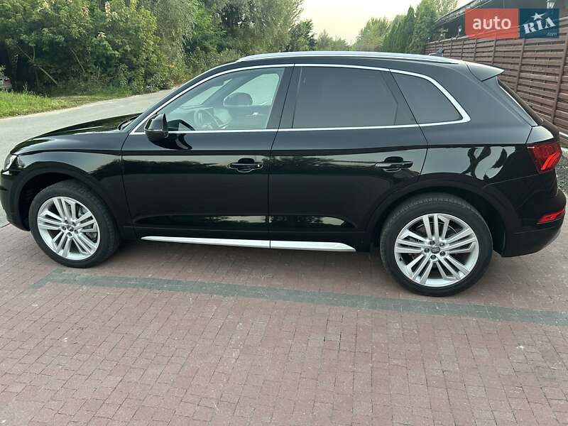 Позашляховик / Кросовер Audi Q5 2017 в Києві