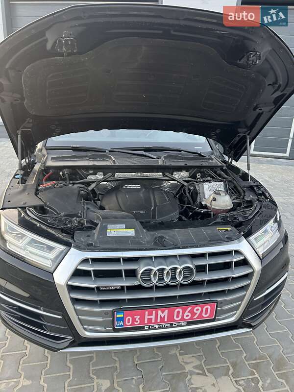 Позашляховик / Кросовер Audi Q5 2017 в Києві
