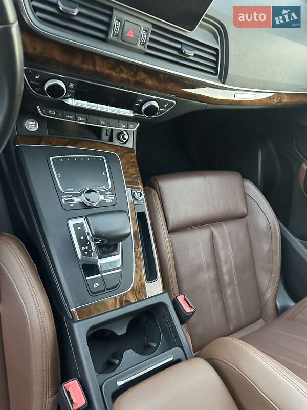 Позашляховик / Кросовер Audi Q5 2017 в Києві