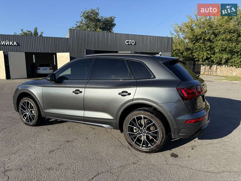 Позашляховик / Кросовер Audi Q5 2021 в Києві