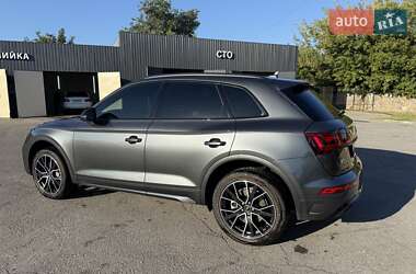 Позашляховик / Кросовер Audi Q5 2021 в 