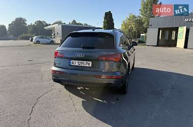 Позашляховик / Кросовер Audi Q5 2021 в 
