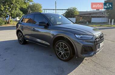 Позашляховик / Кросовер Audi Q5 2021 в 