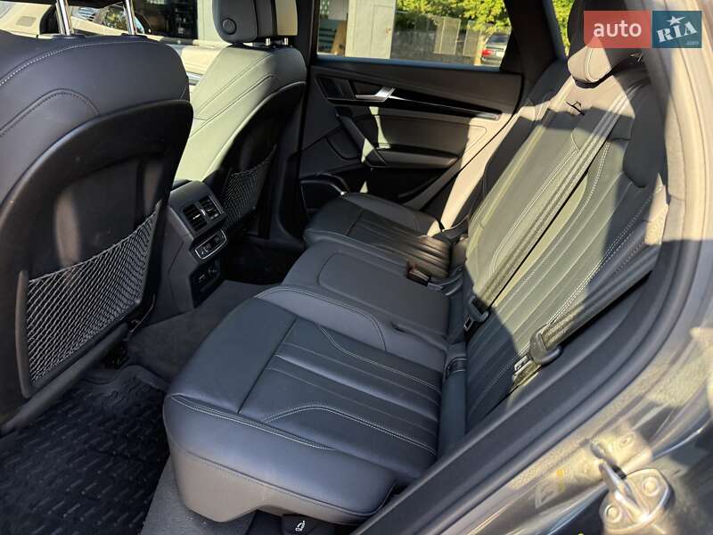 Позашляховик / Кросовер Audi Q5 2021 в Києві