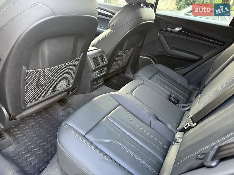 Позашляховик / Кросовер Audi Q5 2021 в Києві