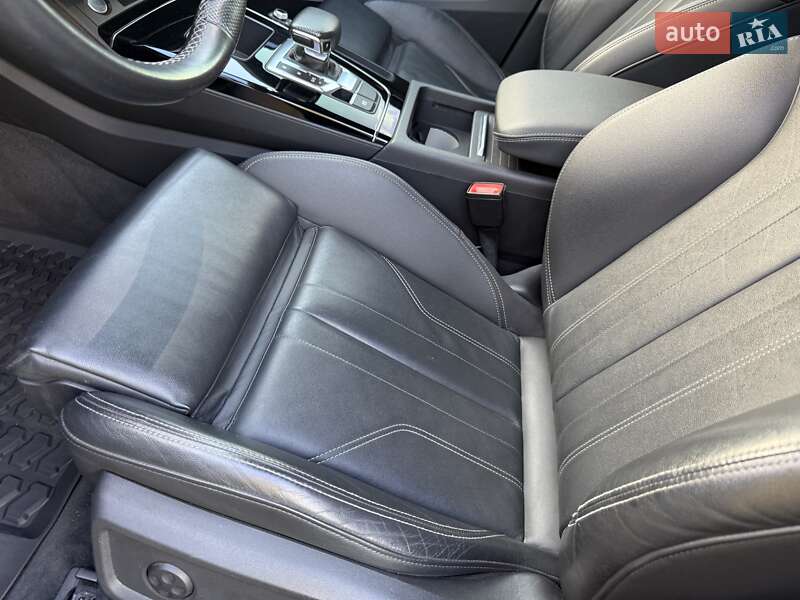 Позашляховик / Кросовер Audi Q5 2021 в Києві