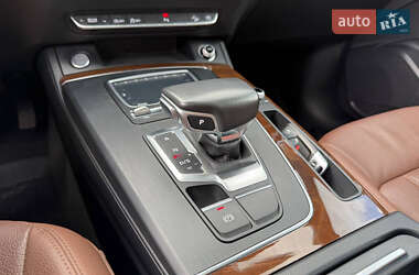 Позашляховик / Кросовер Audi Q5 2017 в 