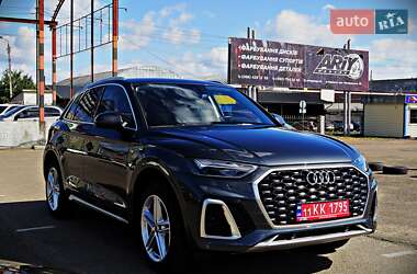 Позашляховик / Кросовер Audi Q5 2022 в 