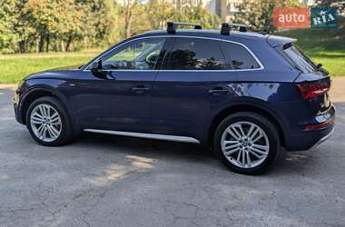 Внедорожник / Кроссовер Audi Q5 2017 в 