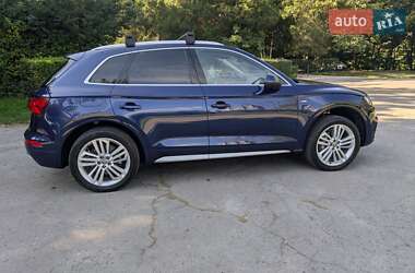Внедорожник / Кроссовер Audi Q5 2017 в 