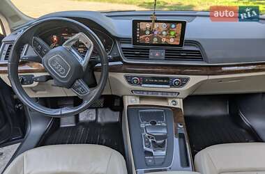 Внедорожник / Кроссовер Audi Q5 2017 в 