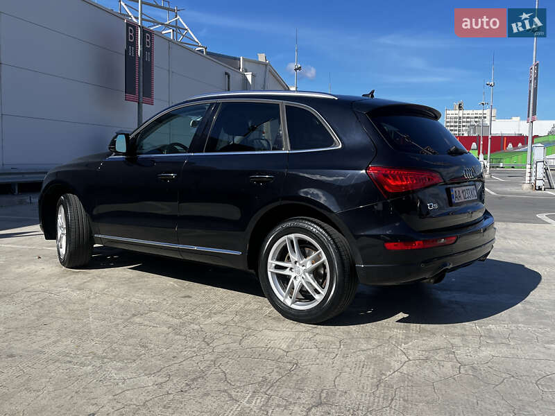 Позашляховик / Кросовер Audi Q5 2015 в Києві