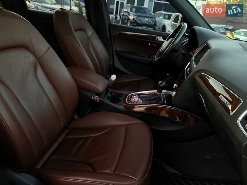 Позашляховик / Кросовер Audi Q5 2015 в Харкові