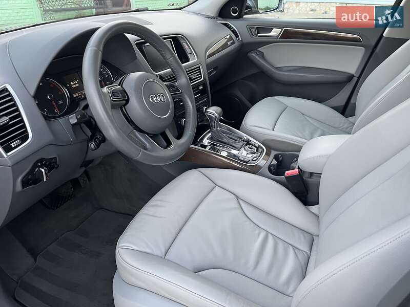 Позашляховик / Кросовер Audi Q5 2015 в Дубні