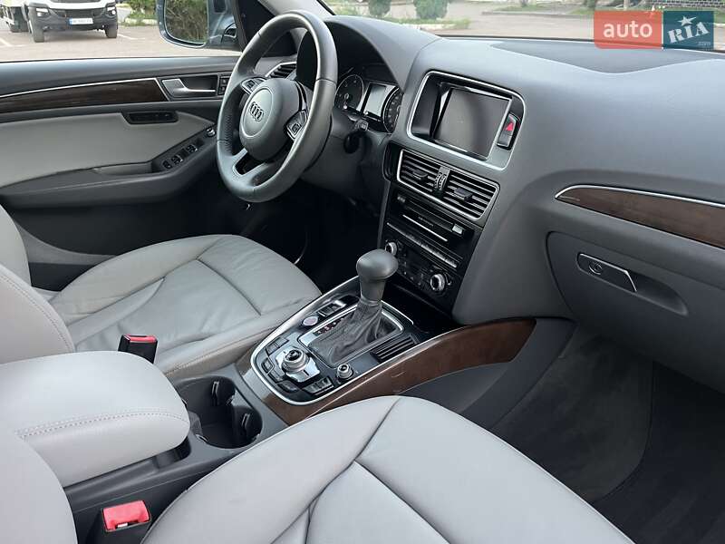 Позашляховик / Кросовер Audi Q5 2015 в Дубні