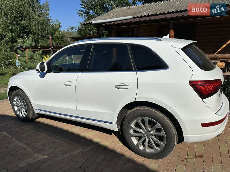 Позашляховик / Кросовер Audi Q5 2014 в Бобровиці
