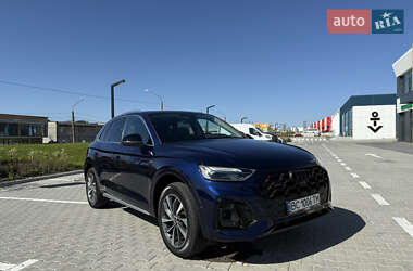 Позашляховик / Кросовер Audi Q5 2022 в 