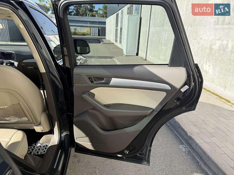 Внедорожник / Кроссовер Audi Q5 2016 в Киеве