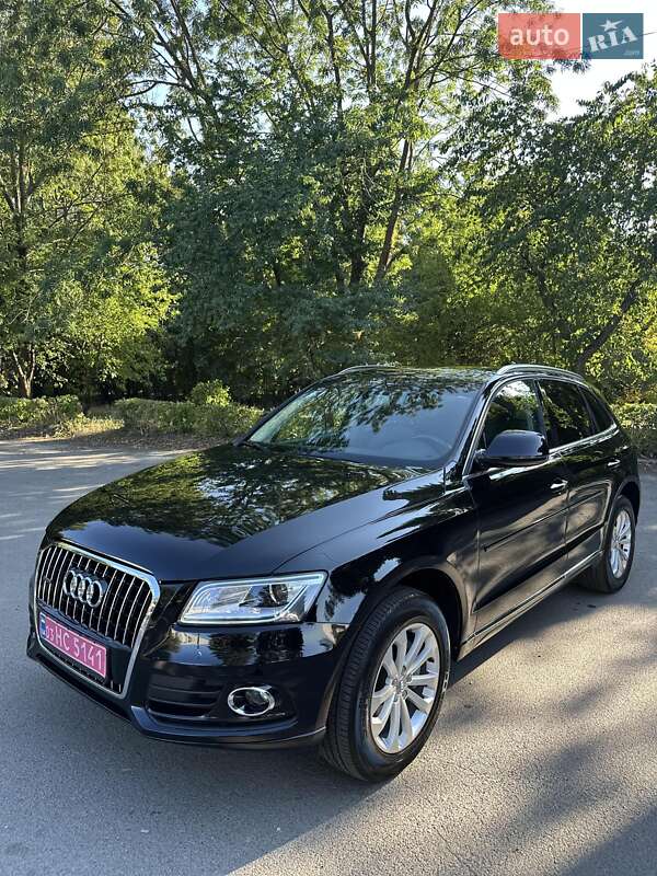 Позашляховик / Кросовер Audi Q5 2015 в 