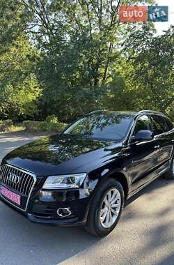 Позашляховик / Кросовер Audi Q5 2015 в 