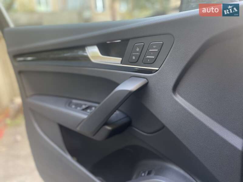 Внедорожник / Кроссовер Audi Q5 2018 в Запорожье